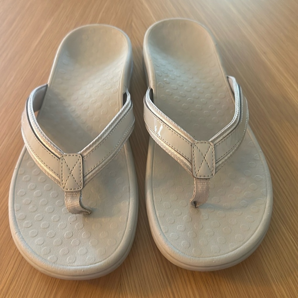 Vionic Tide sandals